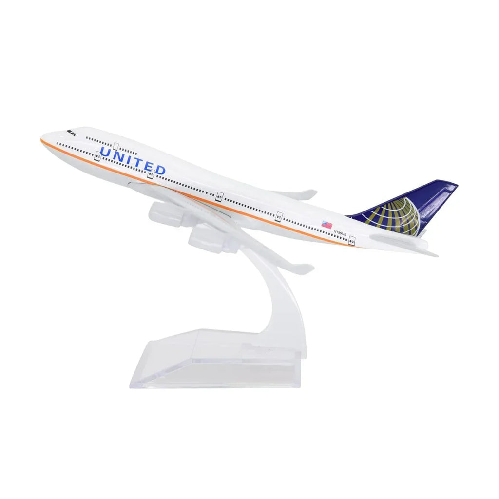 Aircraft Model 16cm Diecast Metal Airplane | Realistic Collectible Display Model for Aviation Enthusiasts - Naivri