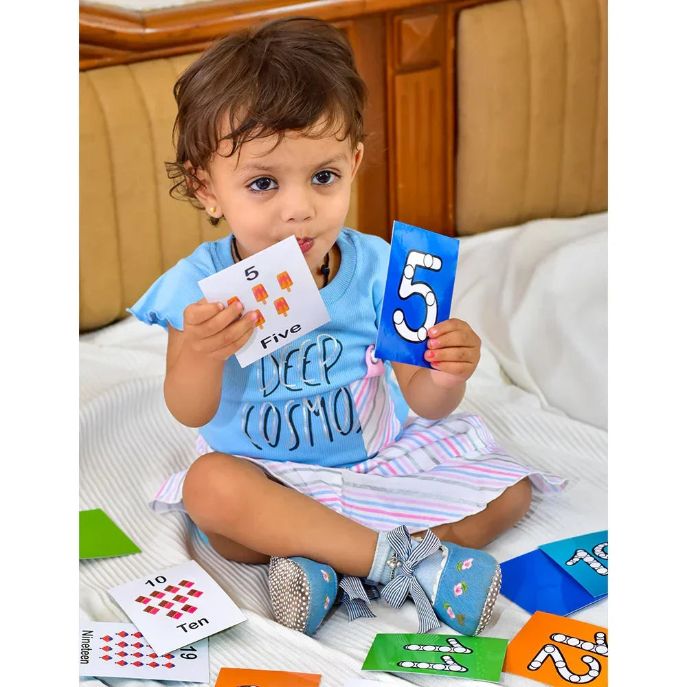 Baby's First Numbers Flash Cards - Naivri