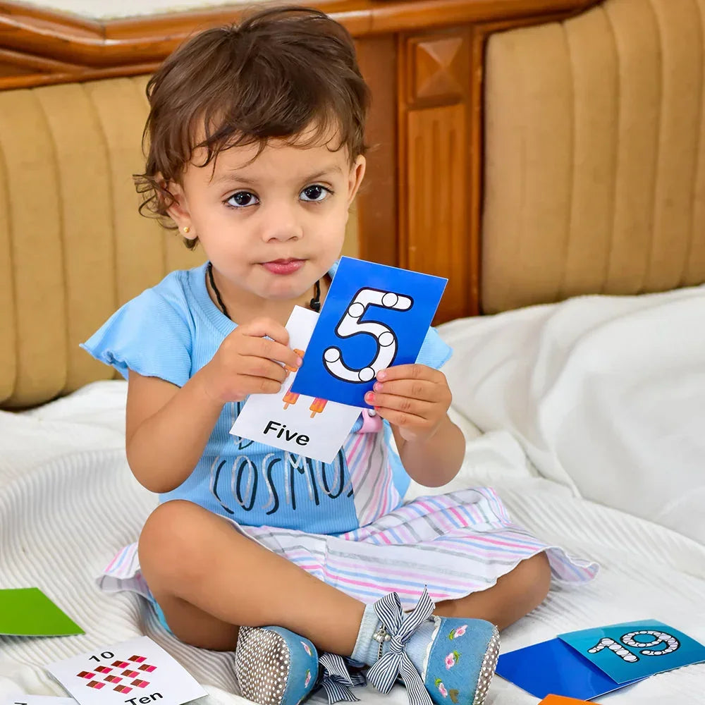 Baby's First Numbers Flash Cards - Naivri