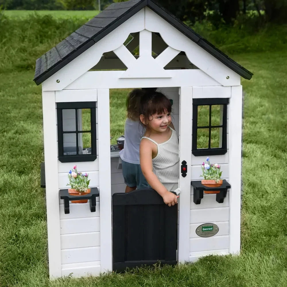 Backyard Sweetwater Playhouse White/Antraciet – Elegant Cedar Wood Kids Playhouse with Play Kitchen & Working Doorbell - Naivri