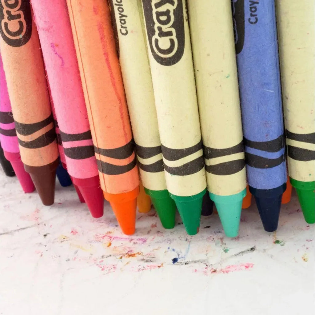 Crayola Crayons in 24 vibrant shades - Naivri