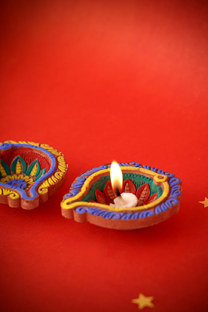 DIY - Paint and Decorate Your Own Diyas - Naivri