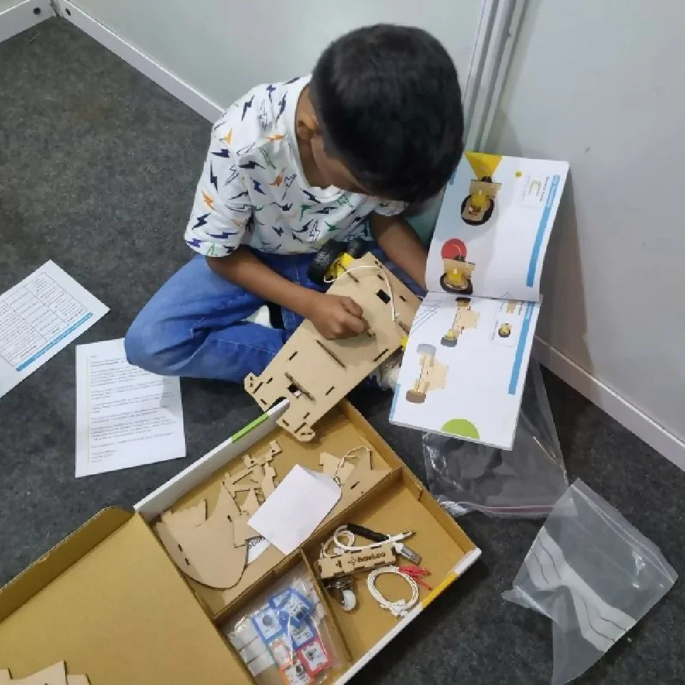 Havi Elements – DIY Robotic Car Kit - 41 in 1 - Naivri