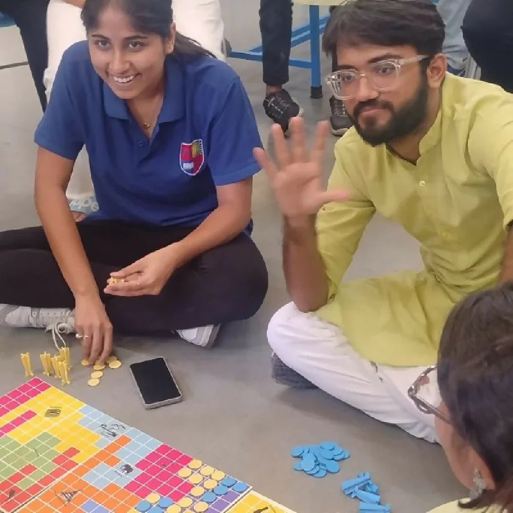 Havi Rajneeti – The family board game | Blend of fun, strategy & luck - Naivri