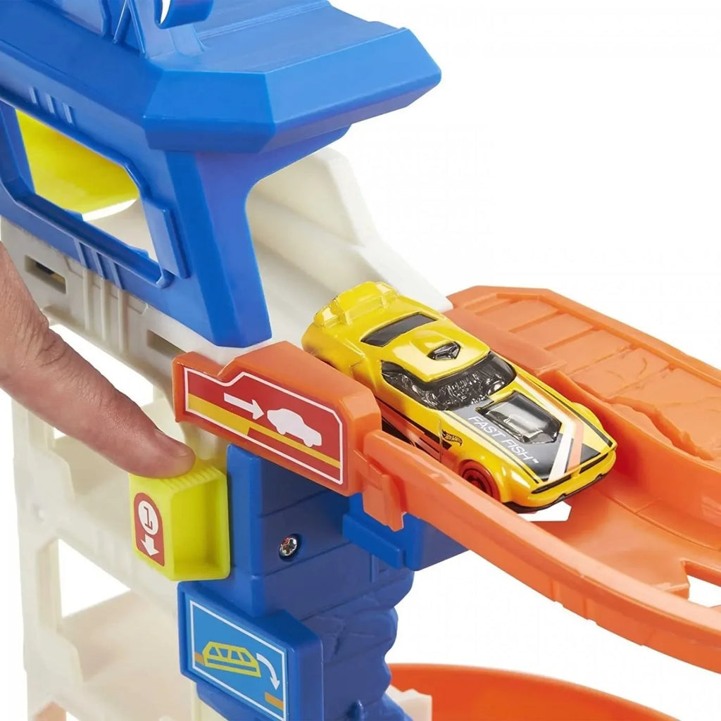 Hot Wheels City Shark Escape Playset HDP06 – Multi-Level Action Track Set with Shark Trap | 1:64 Scale | Compatible with Hot Wheels Tracks - Naivri