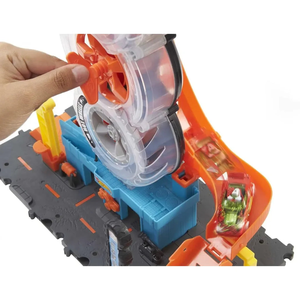 Hot Wheels Super Twist Tire Shop HDP02 – Spinning Tire Playset with Lift Mechanism, Twisting Action & 1 Vehicle | Connects to Other Hot Wheels Tracks - Naivri