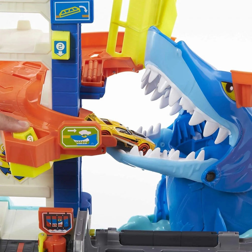 Hotwheels Attacking Shark Escape HDP06 - Naivri