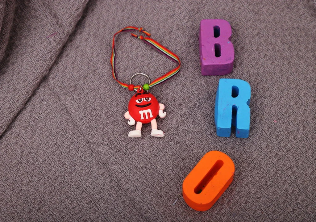 ilearnngrow BRO crayons with Rakhi - Naivri