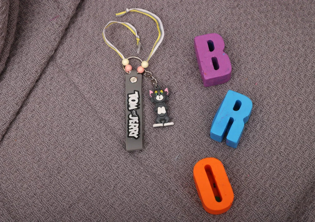 ilearnngrow BRO crayons with Rakhi - Naivri