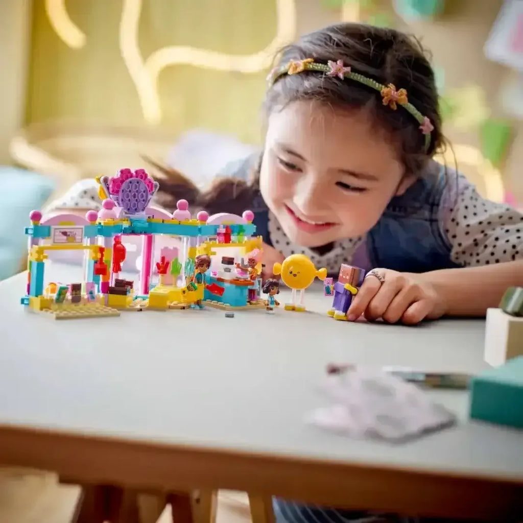 LEGO Friends 42649 Heartlake City Sweet Shop – Pretend Candy Store Building Set for Kids 6+, Includes Leo, Alba, Micro Doll, Cat Figure & Candy Accessories – Ideal Gift for Creative Play & Roleplaying Adventures - Naivri