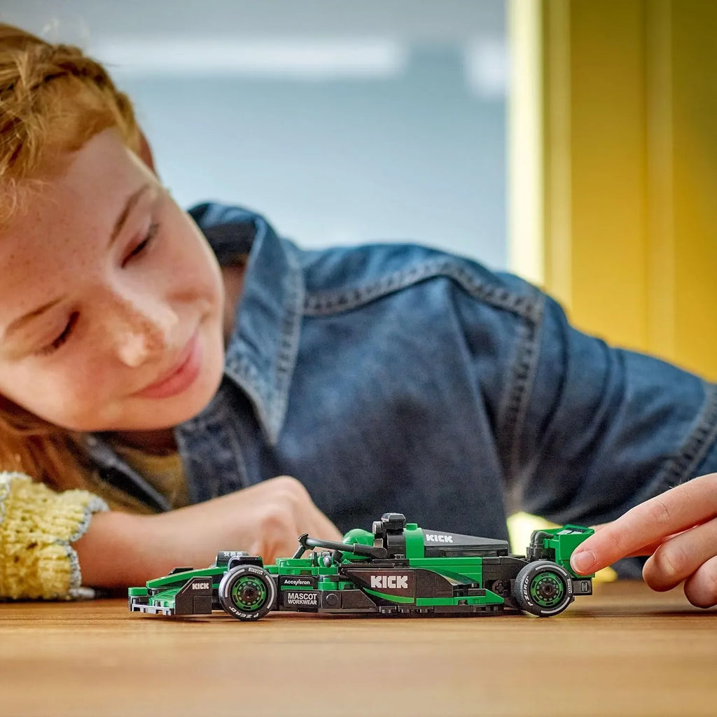 LEGO Speed Champions 77247 KICK Sauber F1® Team C44 Race Car – 2024 Formula 1 Building Set for Kids 10+ - Naivri