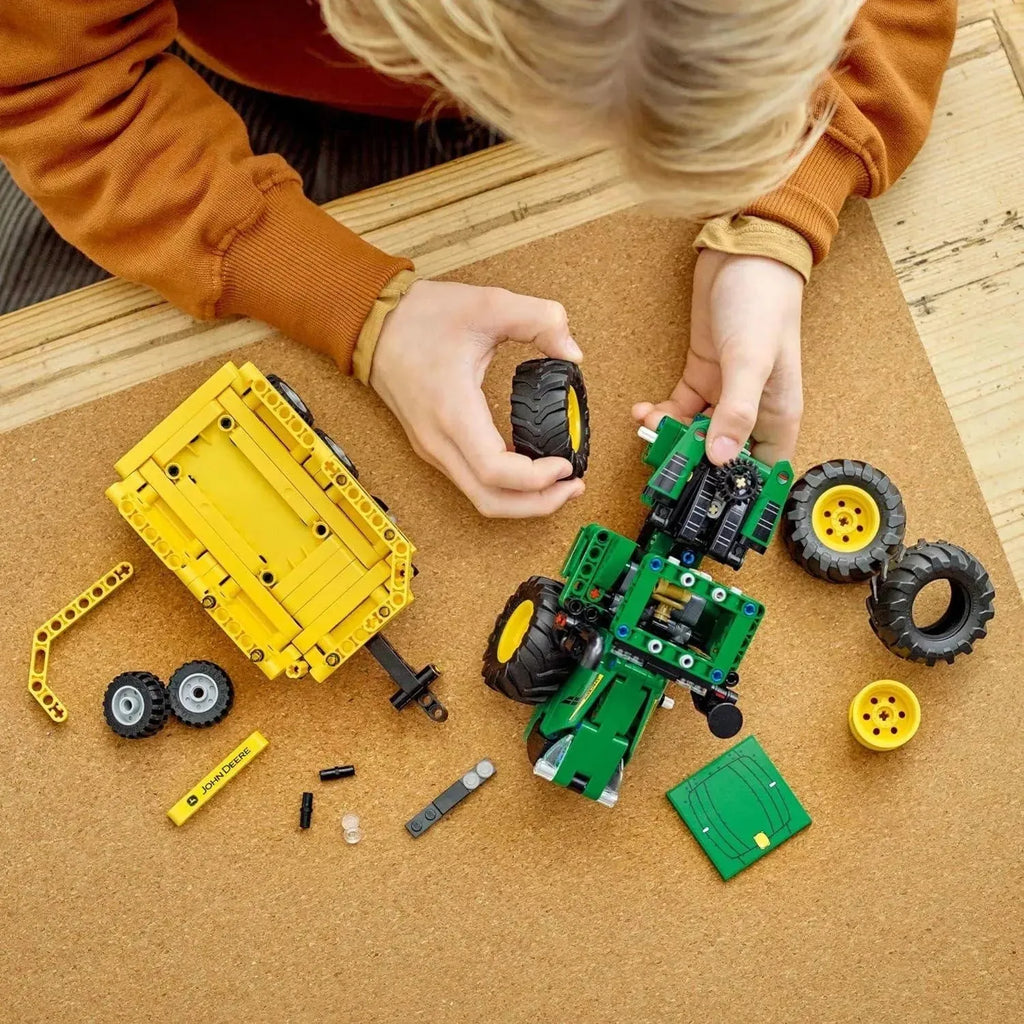 LEGO Technic 42136 John Deere 9620R 4WD Tractor – Realistic Tractor Building Set for Kids and Hobbyists - Naivri