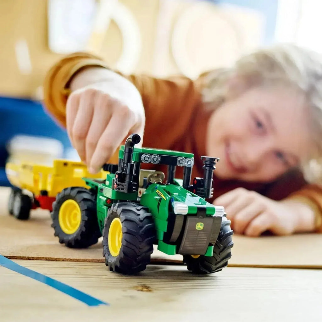 LEGO Technic 42136 John Deere 9620R 4WD Tractor – Realistic Tractor Building Set for Kids and Hobbyists - Naivri