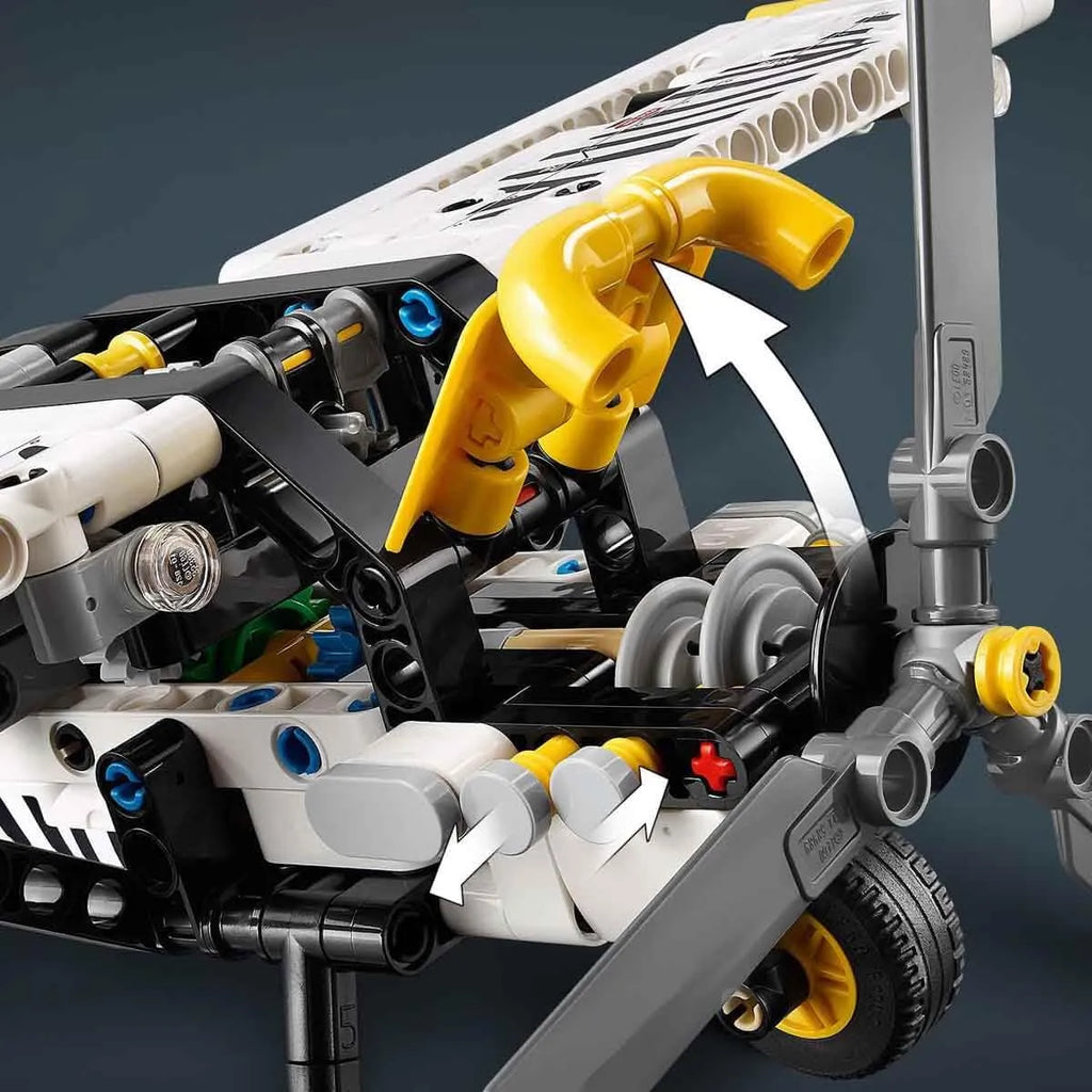 Lego Technic 42198 Bush Plane - Naivri