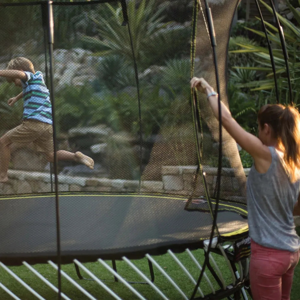 Springfree Medium Oval Trampoline with Enclosure - Naivri