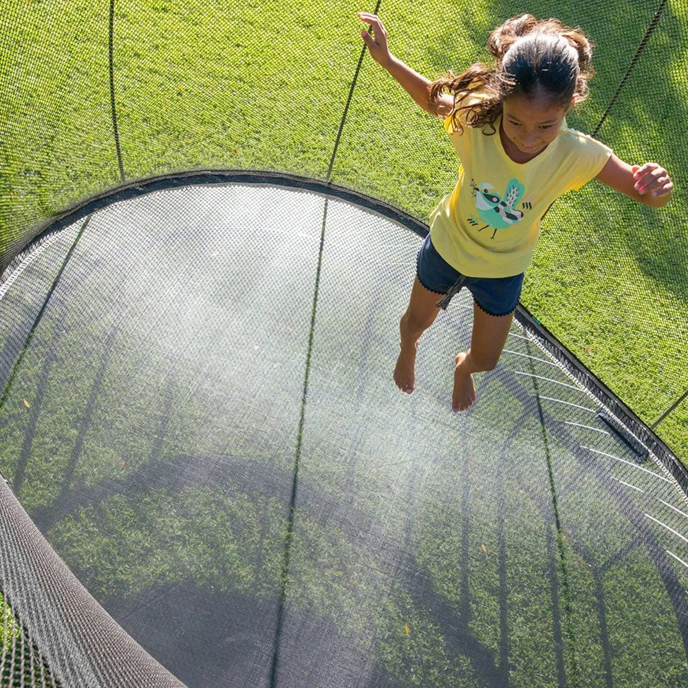 Springfree Medium Oval Trampoline with Enclosure - Naivri