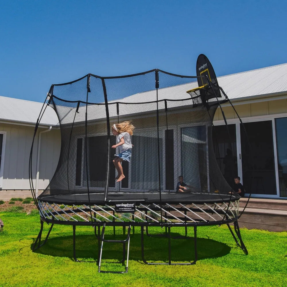 Springfree Medium Oval Trampoline with Enclosure - Naivri