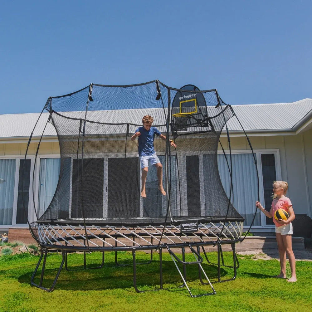 Springfree Medium Oval Trampoline with Enclosure - Naivri