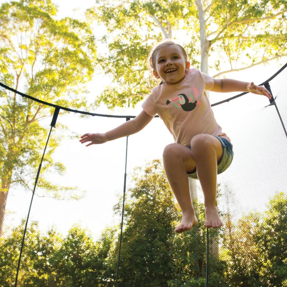 Springfree Medium Oval Trampoline with Enclosure - Naivri