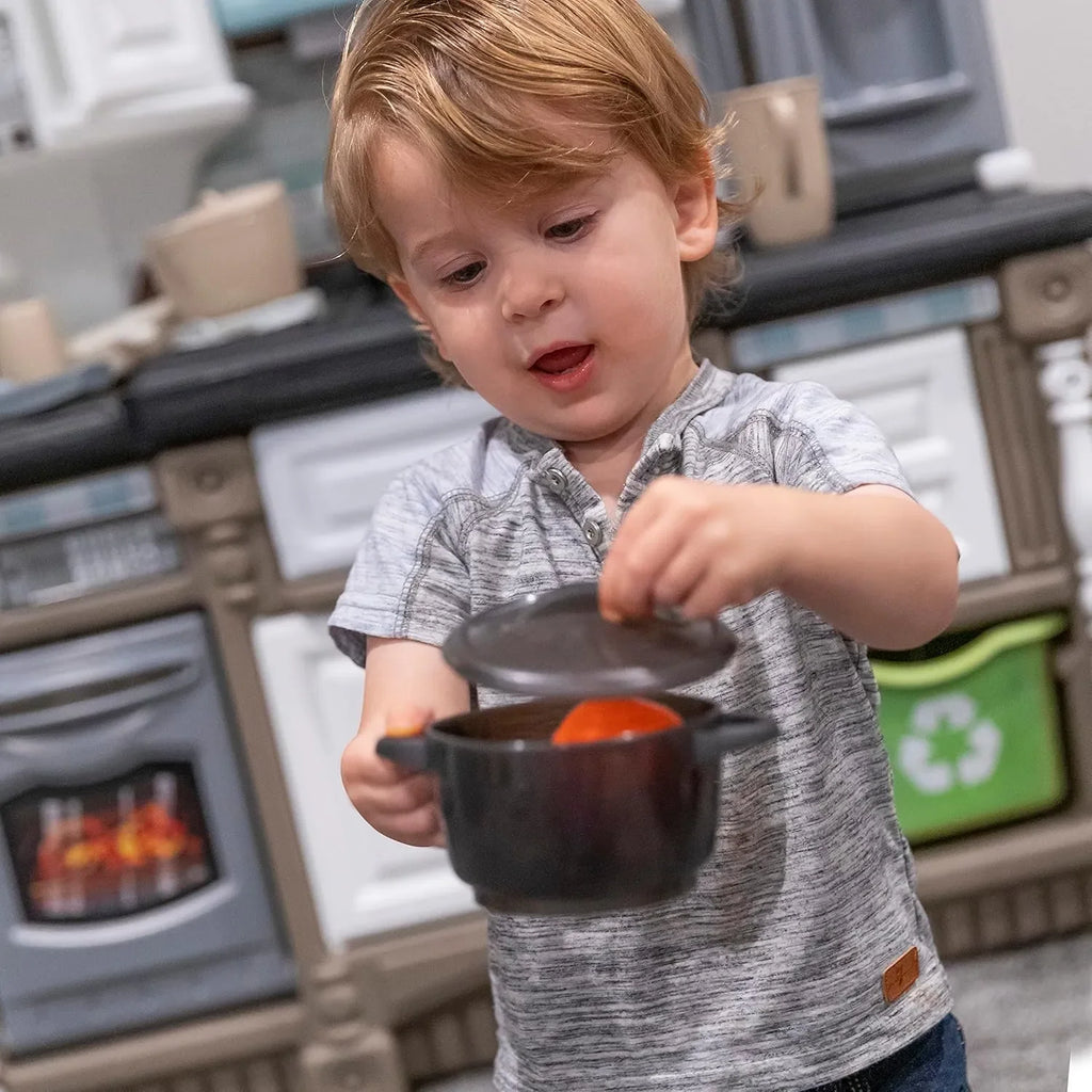 Step2 Lifestyle Dream Kitchen – Realistic Modern Kids Play Kitchen for Ages 2 to 10 | Interactive Toy Kitchen with Lights, Sounds & Storage - Naivri