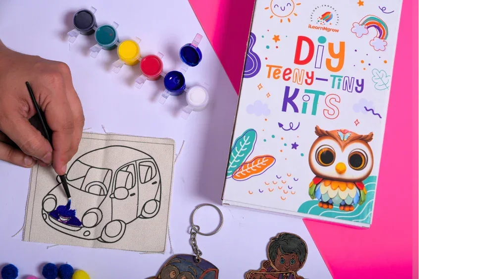 Teeny Tiny DIY Car Painting Kit – 3-in-1 Vehicle Craft Set for Kids | iLearnNGrow - Naivri