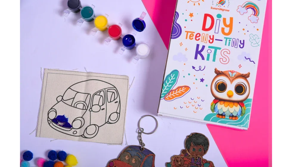 Teeny Tiny DIY Car Painting Kit – 3-in-1 Vehicle Craft Set for Kids | iLearnNGrow - Naivri