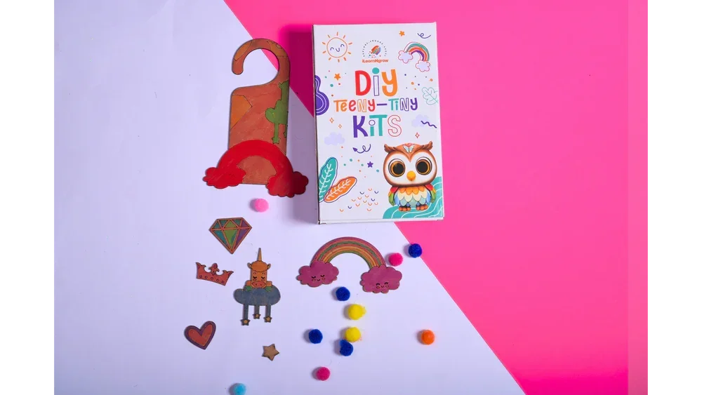 Teeny Tiny DIY Unicorn Name Plate & Door Knob Kit – Room Décor Craft Set for Kids | iLearnNGrow - Naivri